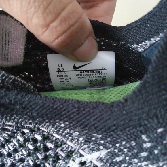 Nike shoes - Picture 7 of 7